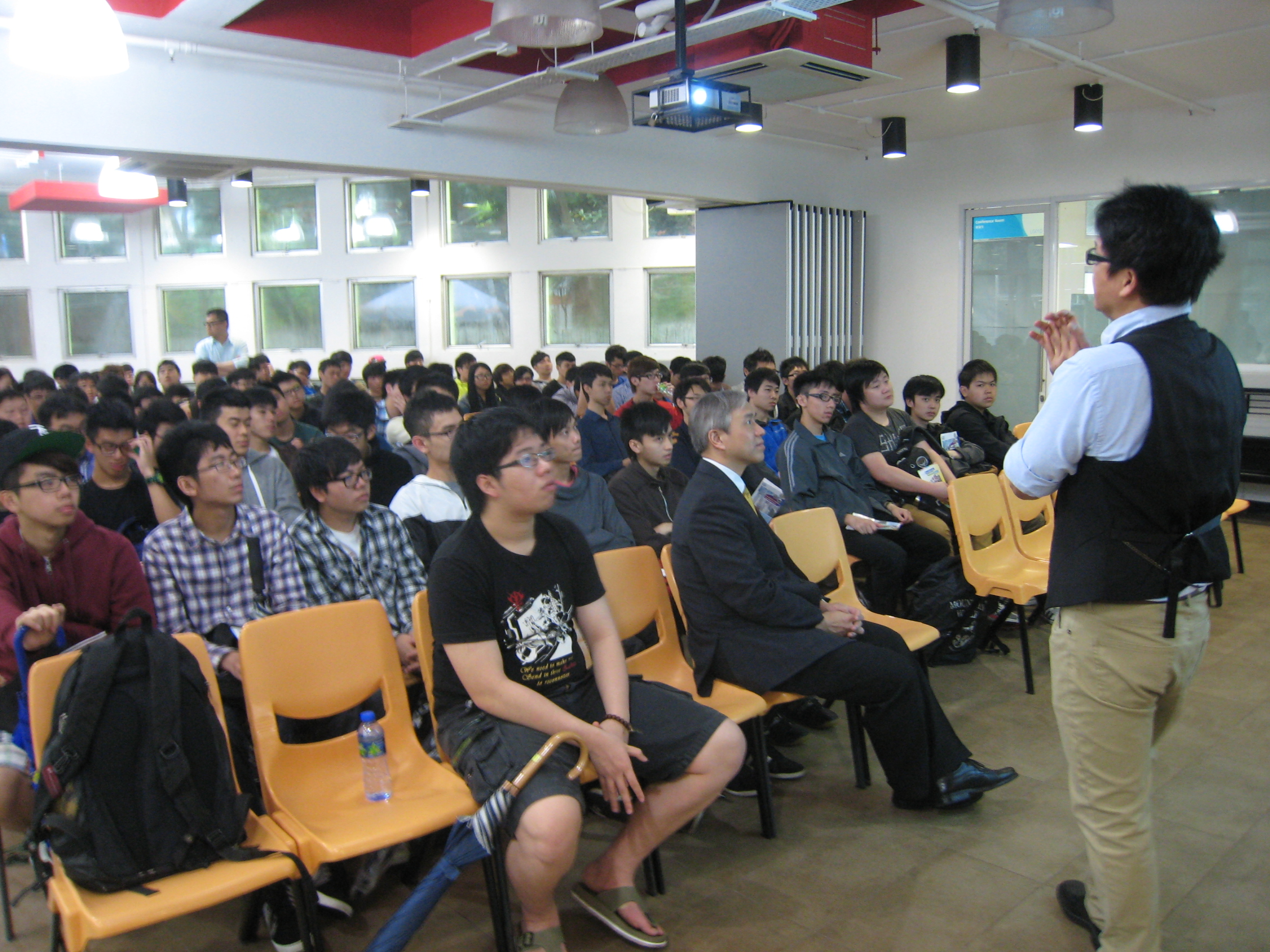 香港专业教育学院屯门分校 - 建造工程学系